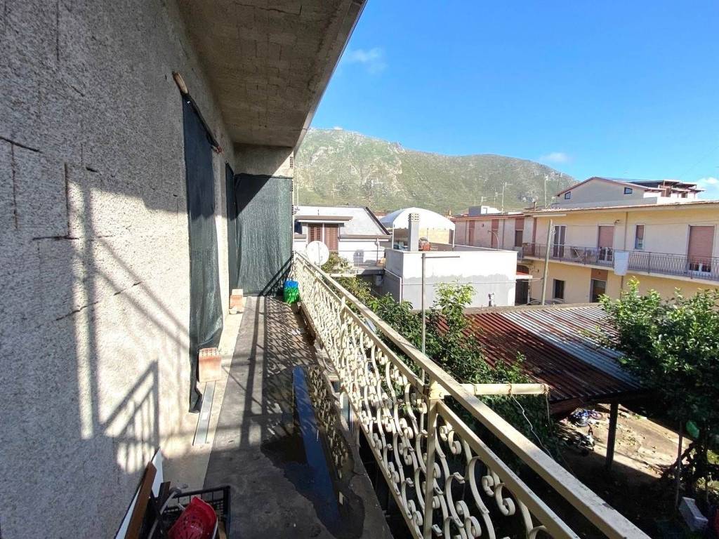Casa indipendente a Mondragone in VIA MATTEOTTI - Foto 2