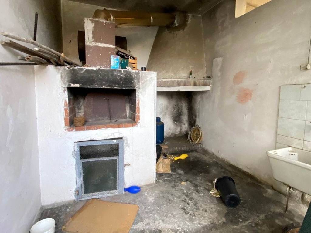 Casa indipendente a Mondragone in VIA MATTEOTTI - Foto 3