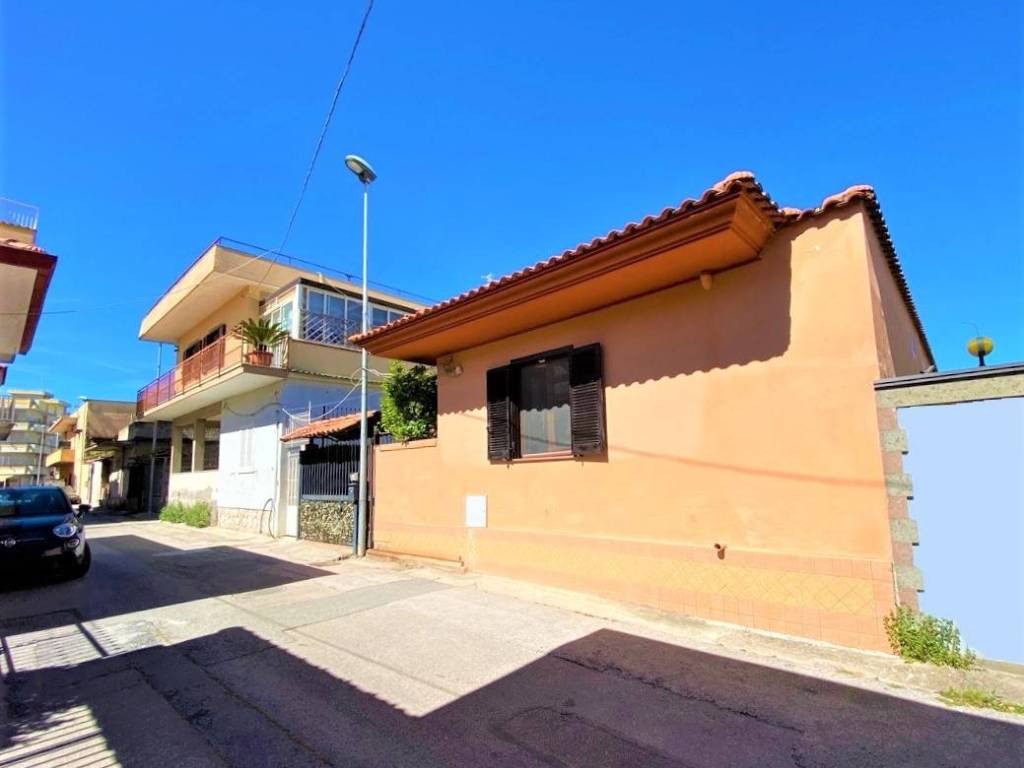 Villa a Mondragone in VIA ZARA - Foto 2