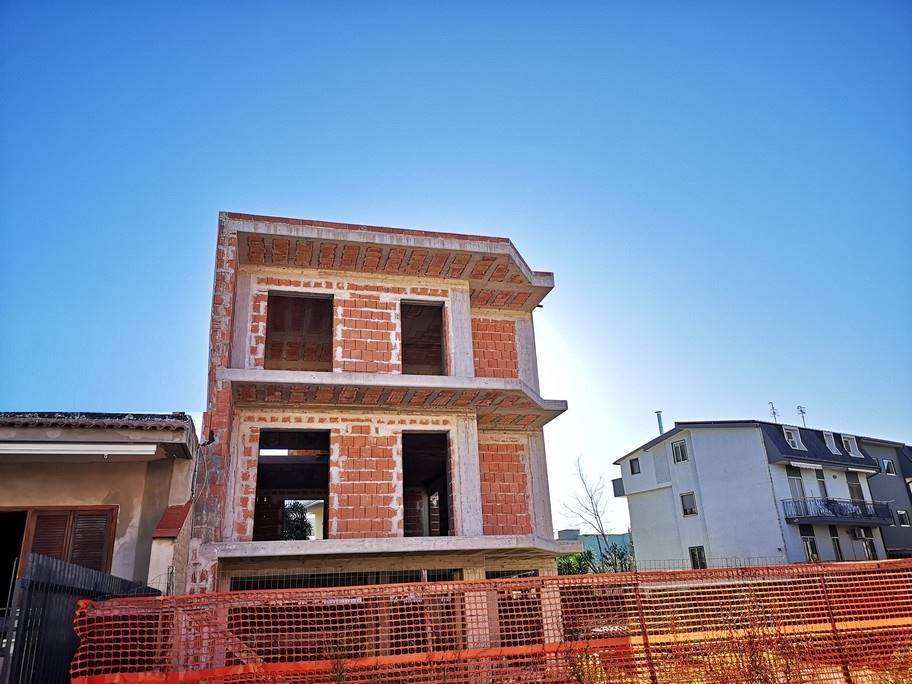 Casa indipendente a Mondragone - Foto 2
