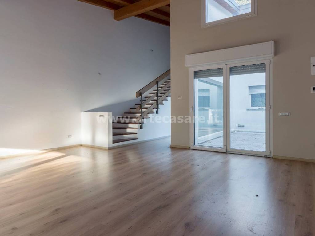 Villa a Saronno in Via Enrico Toti, 10 - Foto 2