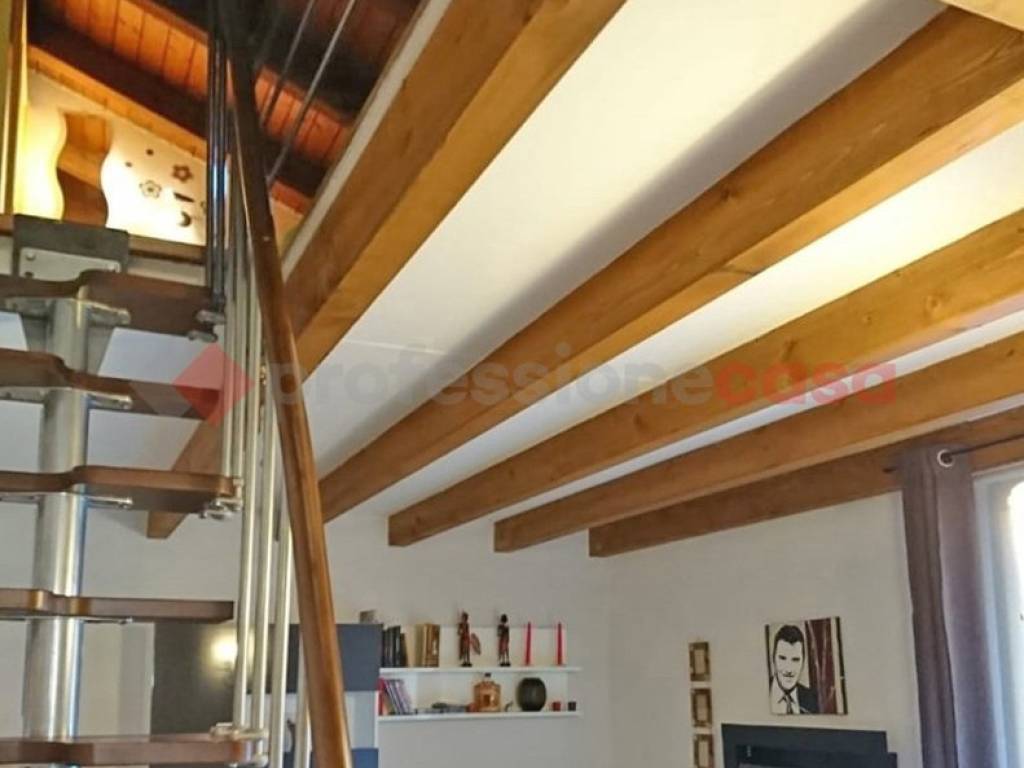 Appartamento a Borgomanero in Via Bescapè - Foto 5