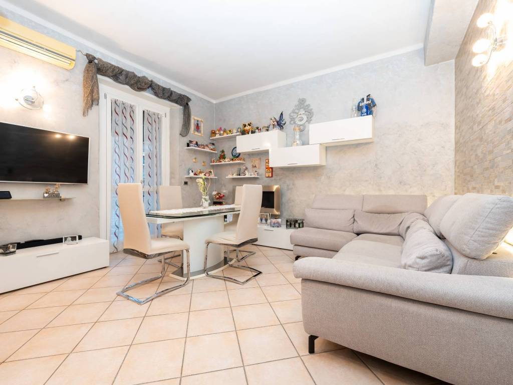 Appartamento a Grugliasco in Piazza Allais, 5 - Foto 2