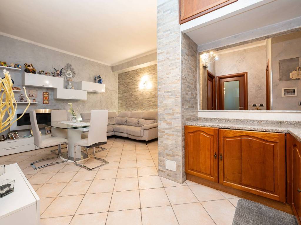 Appartamento a Grugliasco in Piazza Allais, 5 - Foto 3