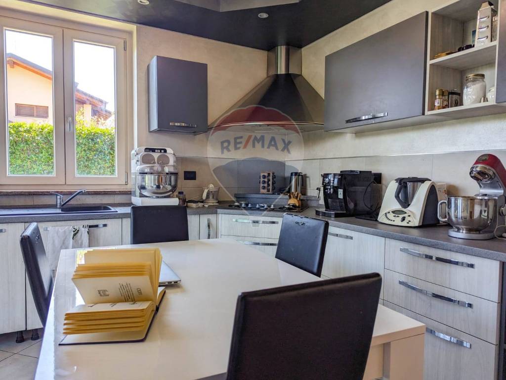 Villa a Bernezzo in Via Don B. Dalmasso, 43 - Foto 3