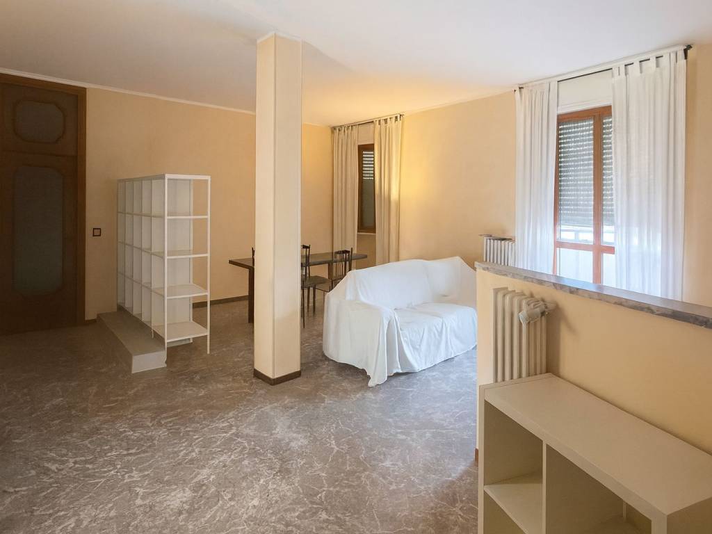 Appartamento a Vercelli in Via Fratelli Bandiera, 16 - Foto 2