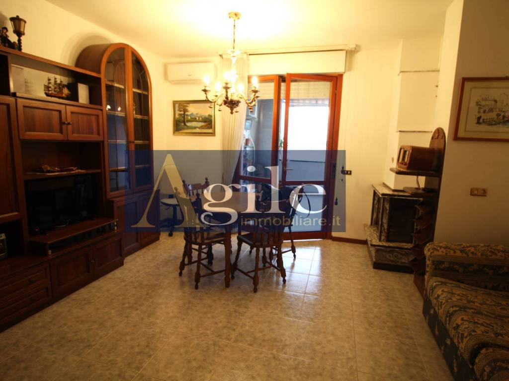 Appartamento a San benedetto del tronto in Via montefeltro, 17 - Foto 2