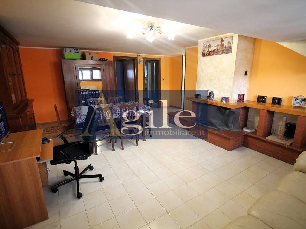 Appartamento a Maltignano in PIAZZA ADDA, 2 - Foto 2