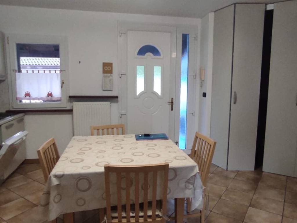 Appartamento a Cavazzo carnico in Via Curva - Foto 5