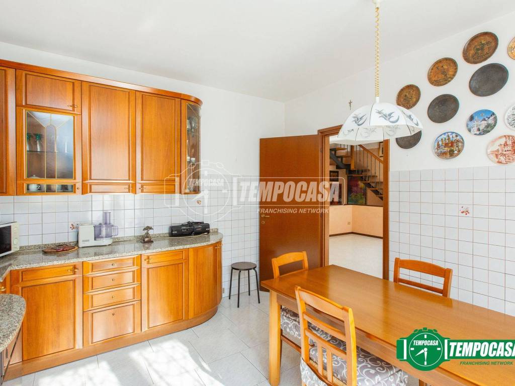 Villa a Lonate pozzolo in Via Enrico Toti, 28 - Foto 5