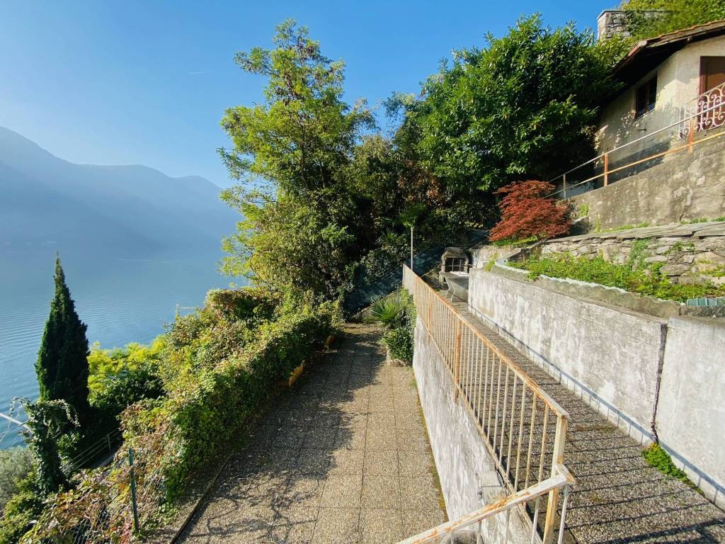 Villa a Valsolda in Via Statale - Foto 3