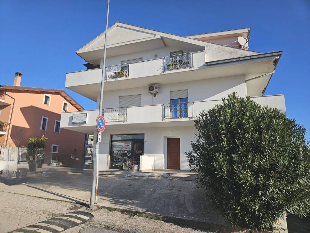 Appartamento a Cepagatti in Via Emilio Casella - Foto 2