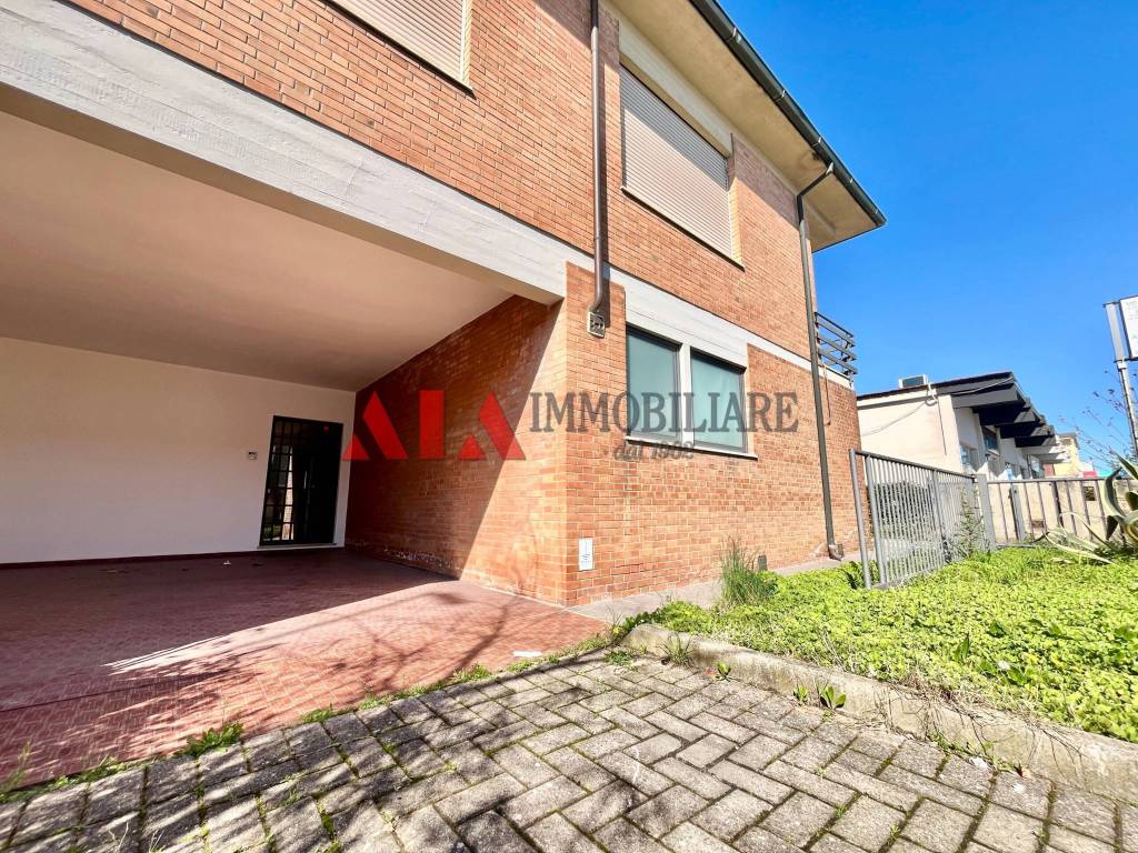 Immobile a Pontedera in Via D'acquisto Salvo - Foto 2