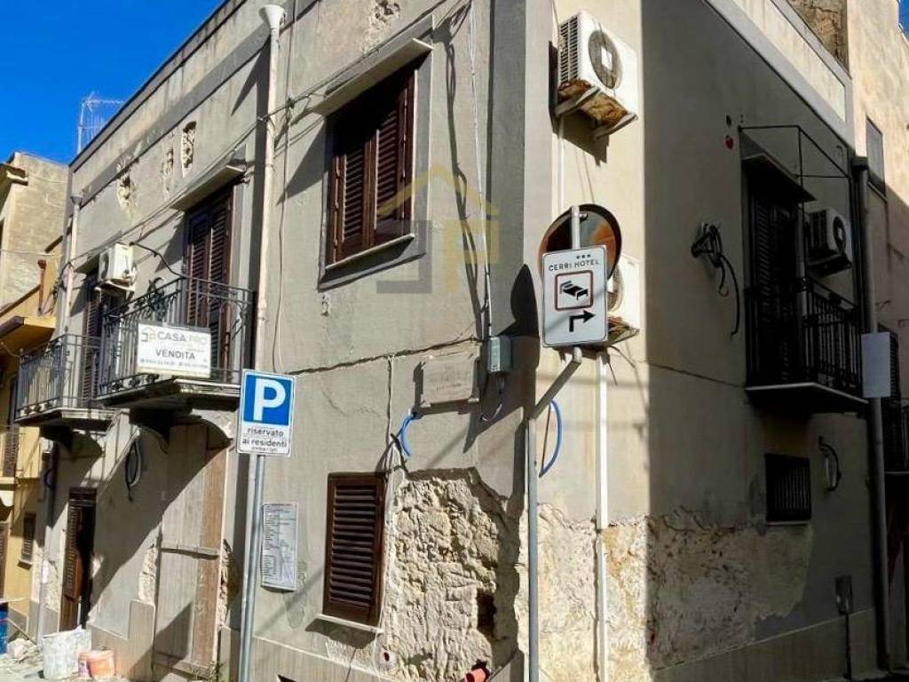 Casa indipendente a Castellammare del golfo in Via Generale Michele Di Gaetano - Foto 2