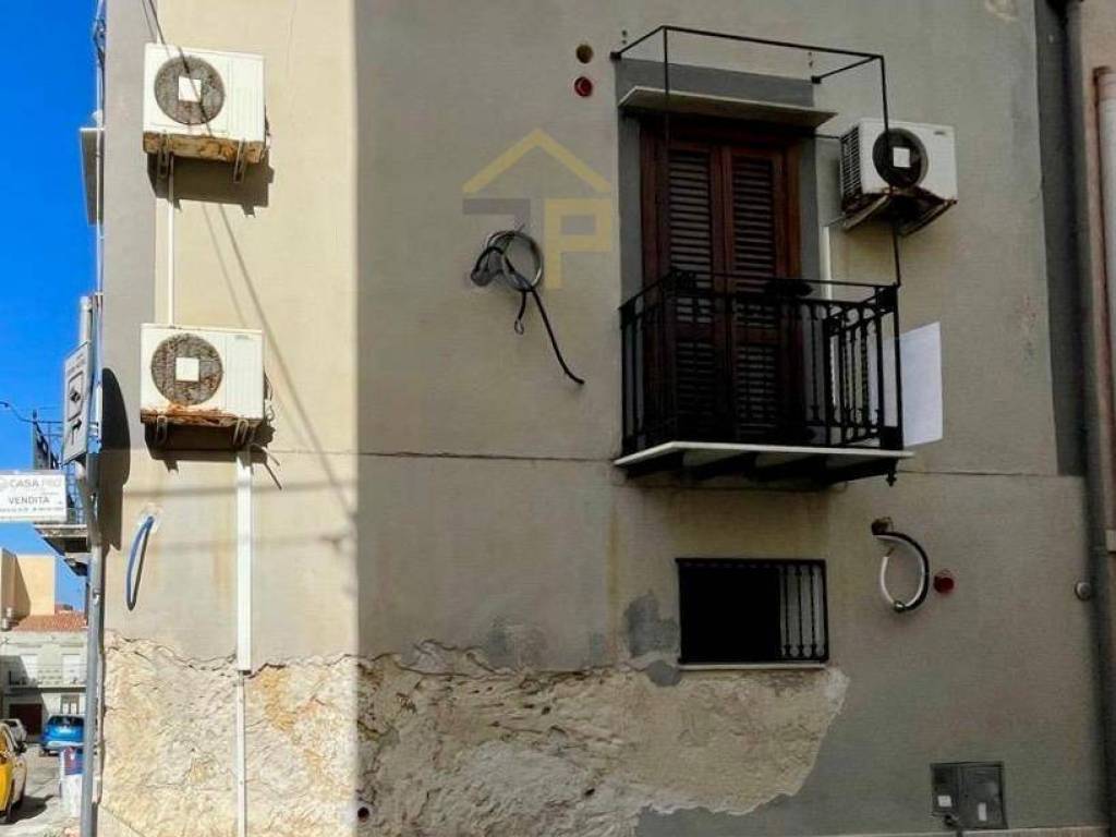 Casa indipendente a Castellammare del golfo in Via Generale Michele Di Gaetano - Foto 3