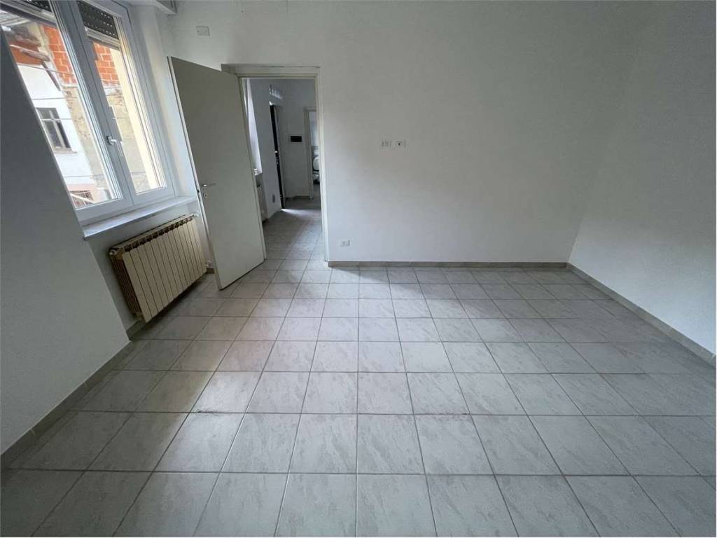 Appartamento a Galliate in Via Giovan Battista Gambaro - Foto 5