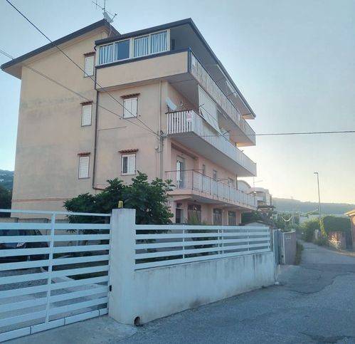 Appartamento a Lamezia terme in Via Zaleuco Di Locri 20 - Foto 2