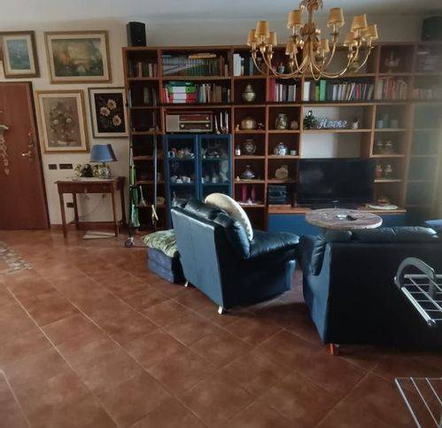 Appartamento a Lamezia terme in Via Zaleuco Di Locri 20 - Foto 3