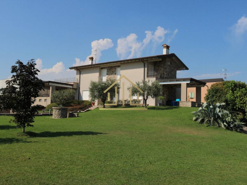 Villa a Castiglione delle stiviere in Via Mantova Vecchia - Foto 2