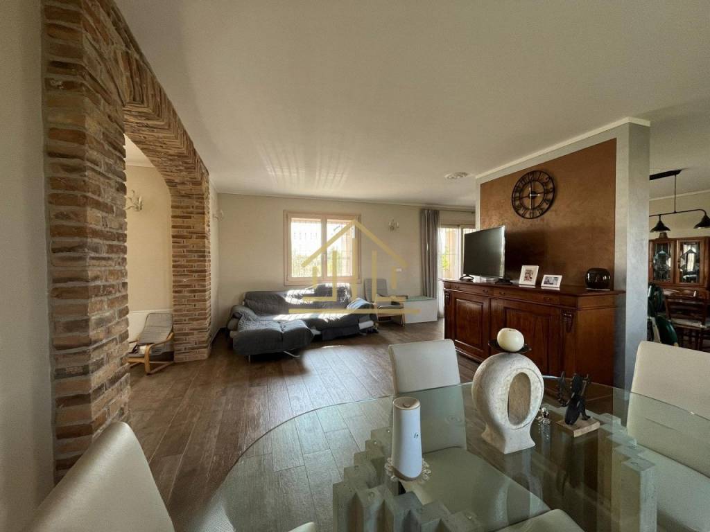 Villa a Castiglione delle stiviere in Via Mantova Vecchia - Foto 3