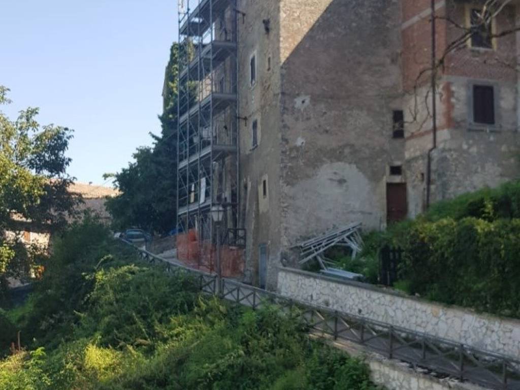 Appartamento a Carsoli in Rocca di Botte Carsoli (AQ) - Foto 2