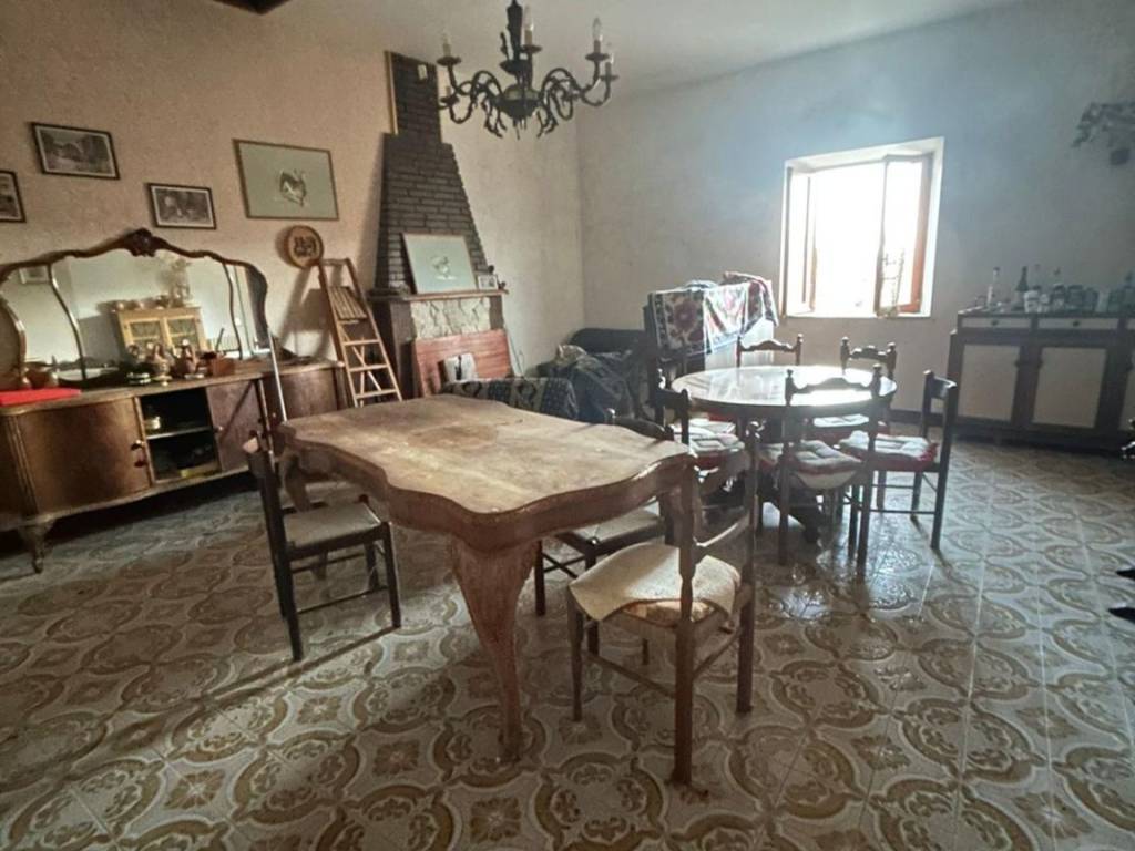 Appartamento a Carsoli in Rocca di Botte Carsoli (AQ) - Foto 3