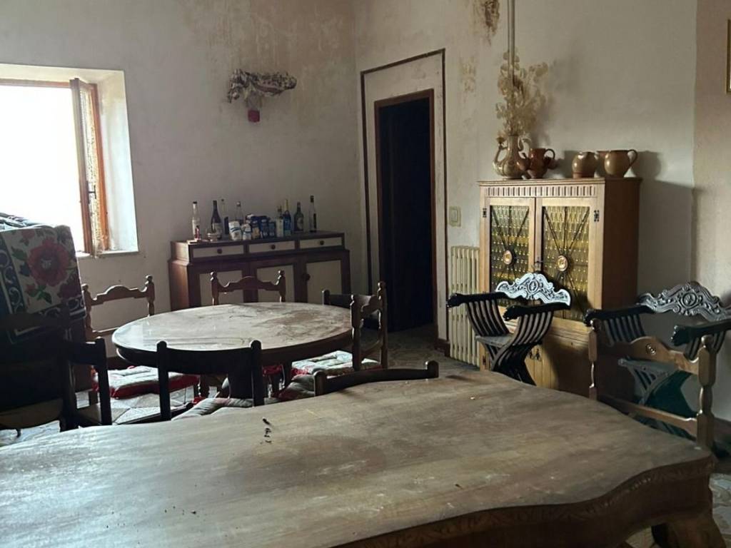 Appartamento a Carsoli in Rocca di Botte Carsoli (AQ) - Foto 4
