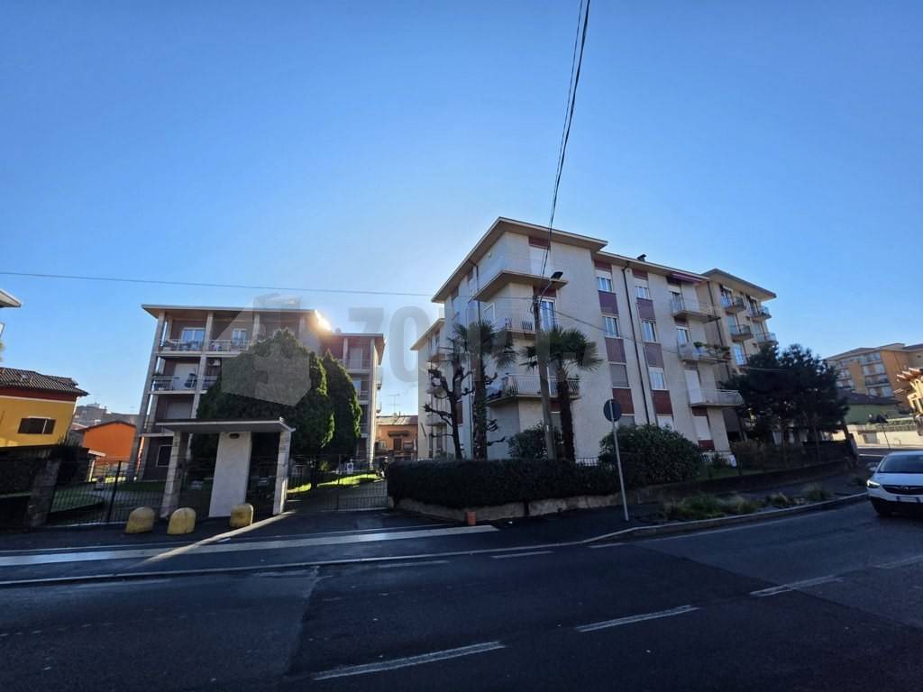 Appartamento a Arona in Via Vittorio Veneto - Foto 2