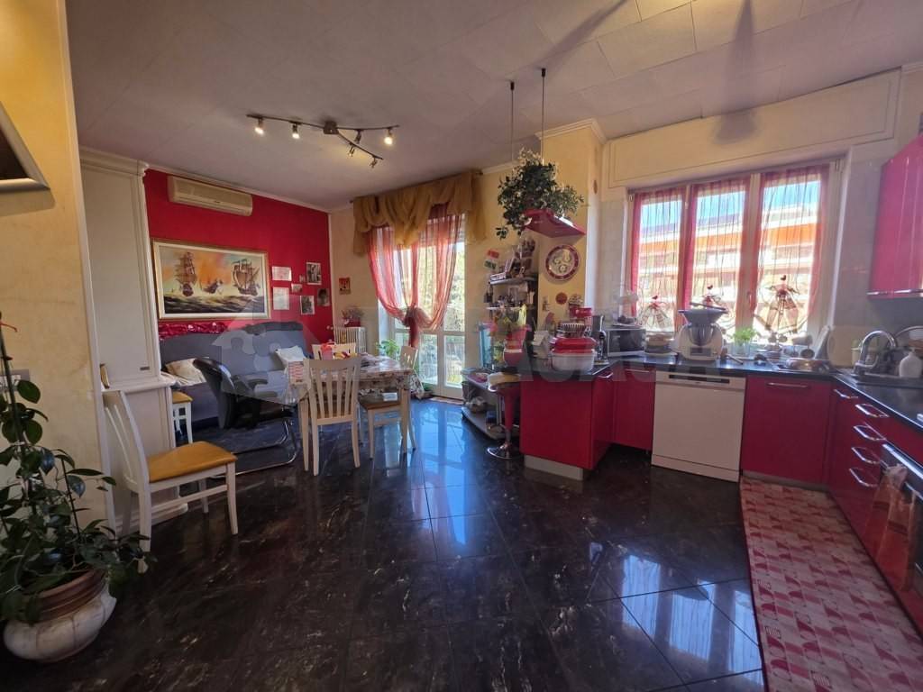 Appartamento a Arona in Via Vittorio Veneto - Foto 5