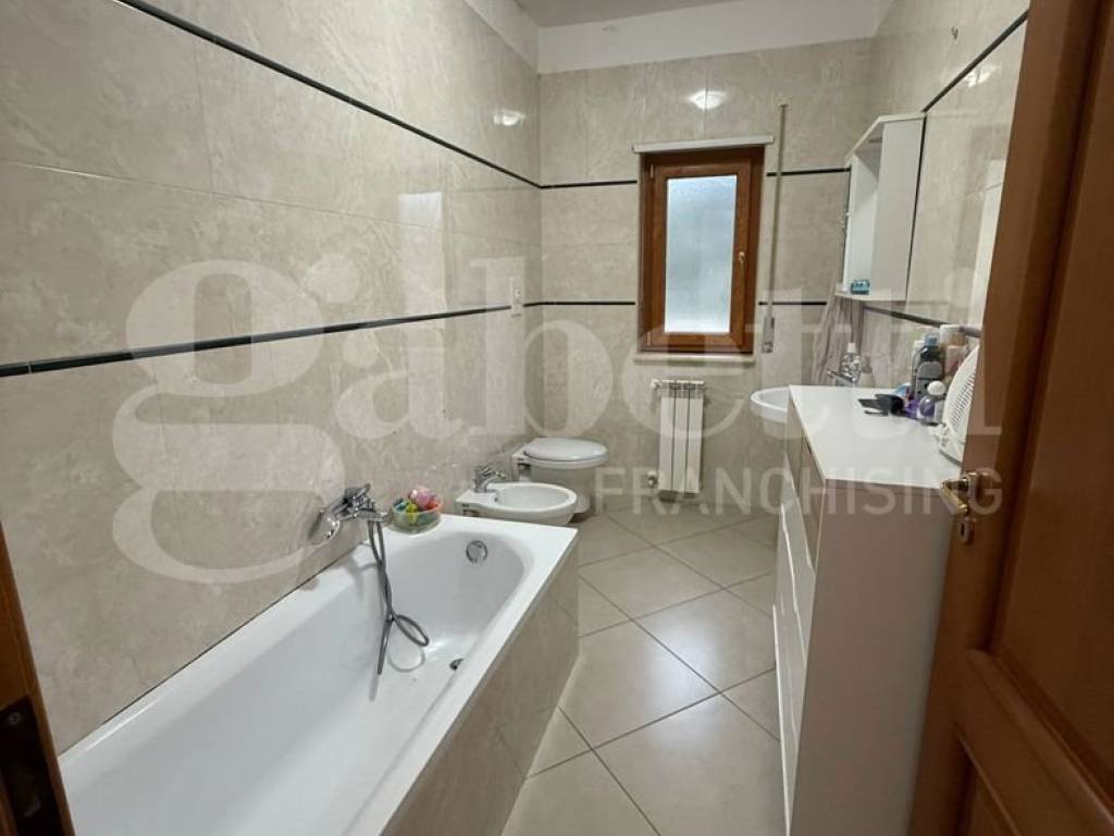 Appartamento a Lamezia terme in Via Gugliemo Marconi, 145 - Foto 4