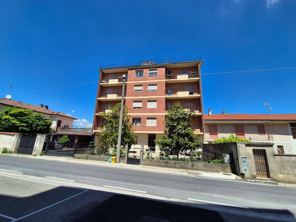 Appartamento a Montechiaro d'asti in piazza Mercato - Foto 2