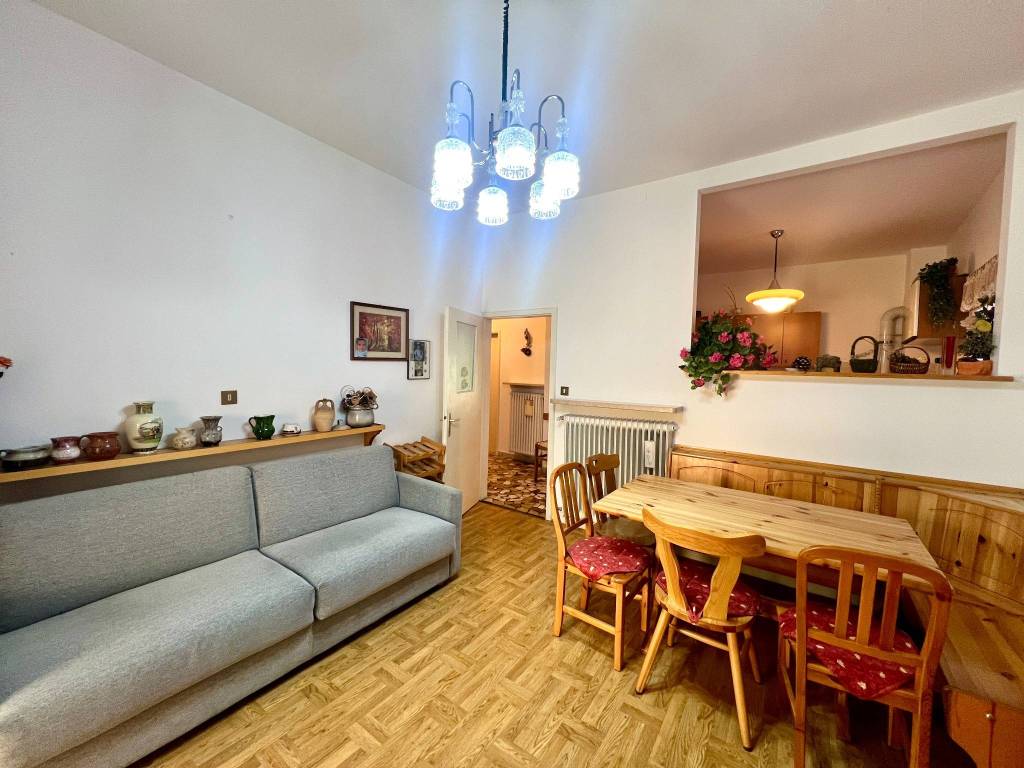 Appartamento a Romeno in Via Mario Zuccali, 12 - Foto 3