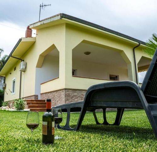 Villa a Campofelice di roccella in Viale Cefalù 6 - Foto 3