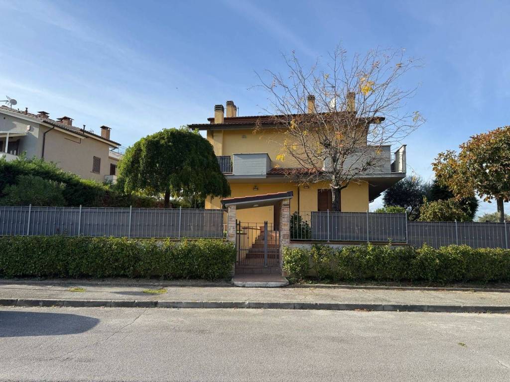 Appartamento a Fabriano in VIA DON MINZONI, 149 - Foto 4