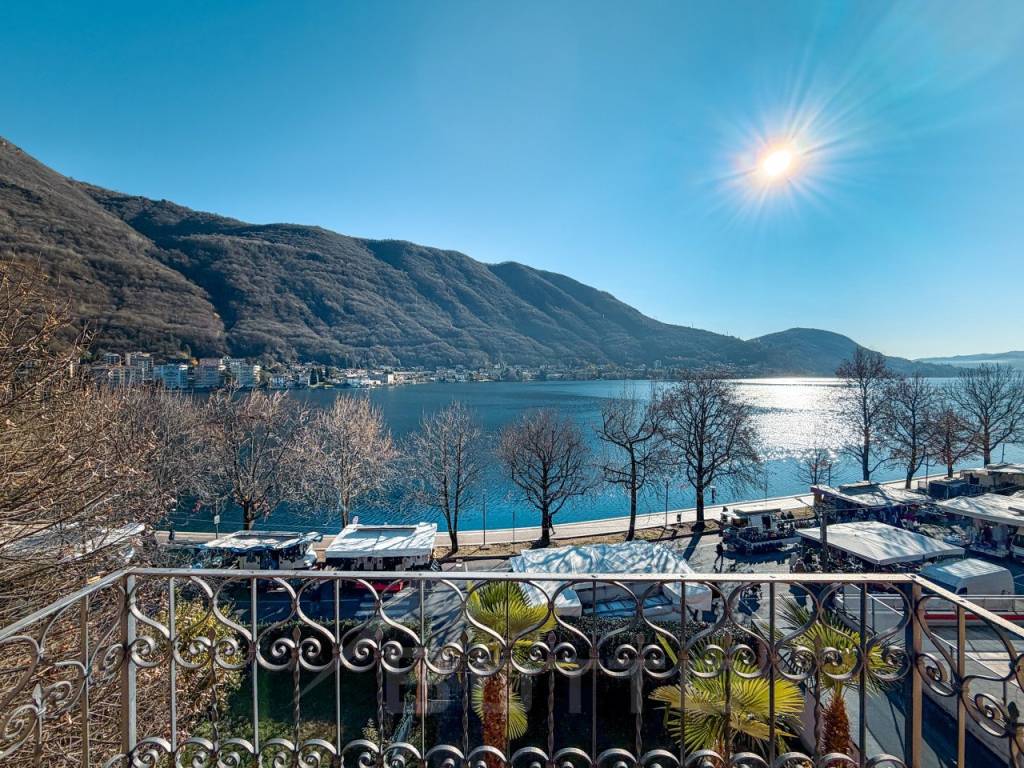 Villa a Omegna in Via Lungo Lago Gramsci, 30 - Foto 2
