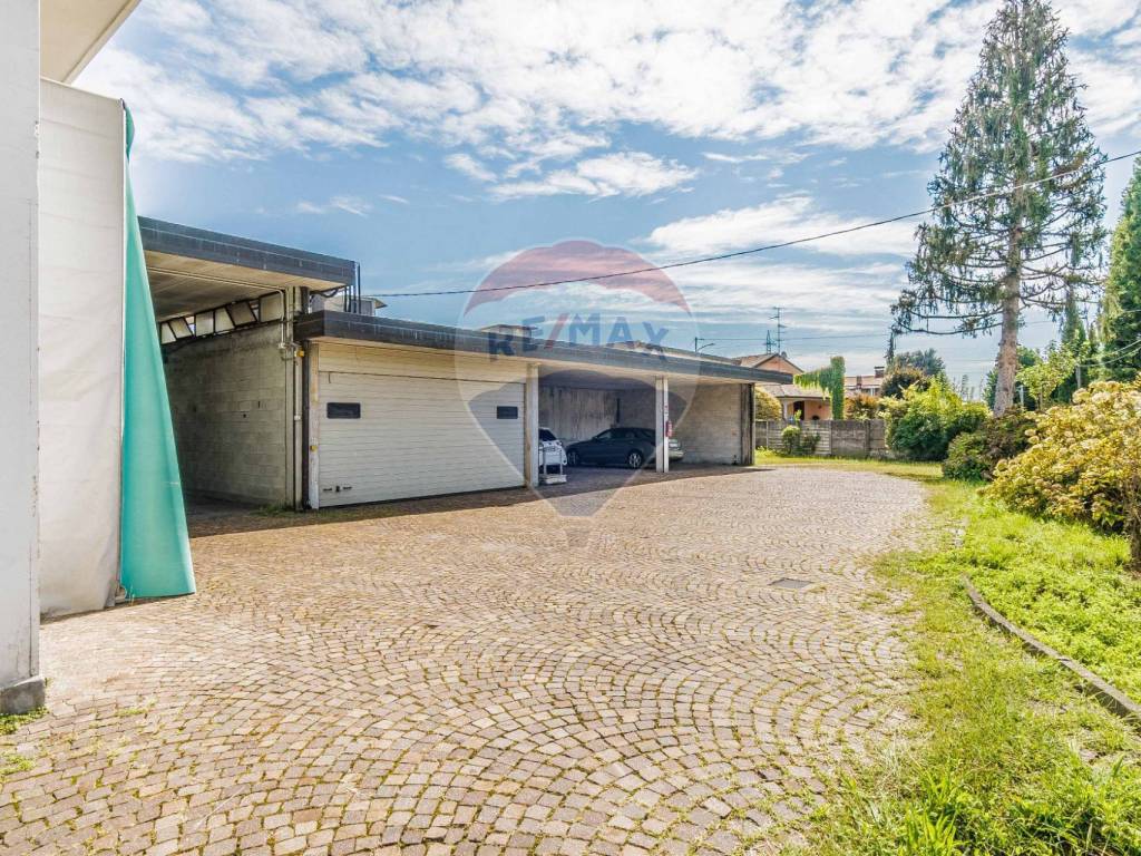 Immobile a Casorate sempione in via XXV Aprile, 45 - Foto 4