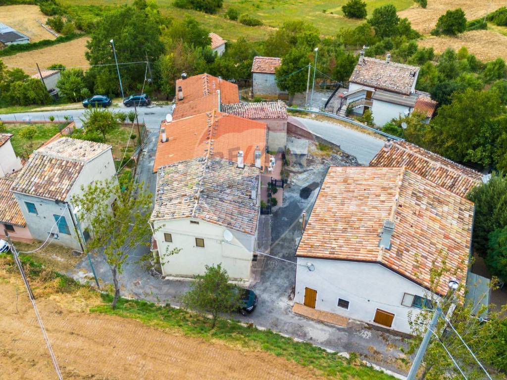 Casa indipendente a Fabriano in Frazione San Giovanni, 9 - Foto 2