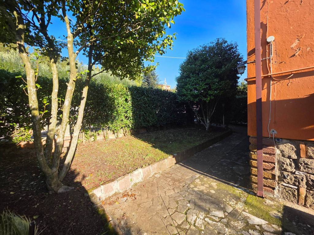 Appartamento a Velletri in Via Ariana, 20 - Foto 2