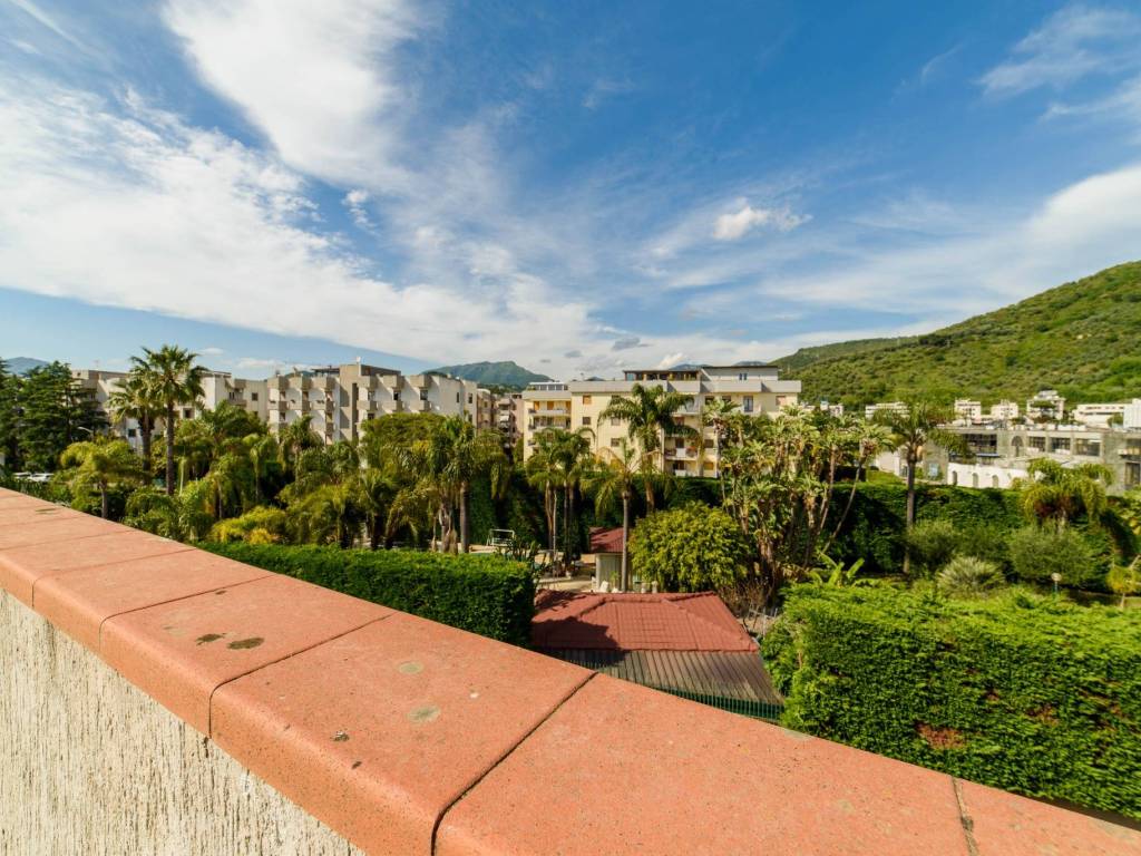 Appartamento a Salerno in Viale Giuseppe Verdi, 26 - Foto 4