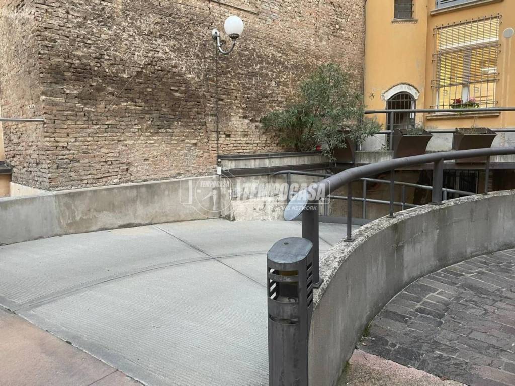 Box / garage a Bologna in Via Alfredo Testoni, 8 - Foto 2