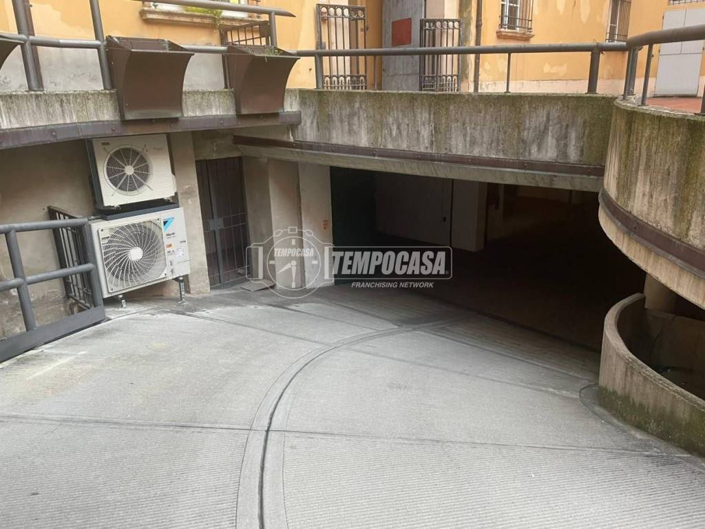 Box / garage a Bologna in Via Alfredo Testoni, 8 - Foto 4