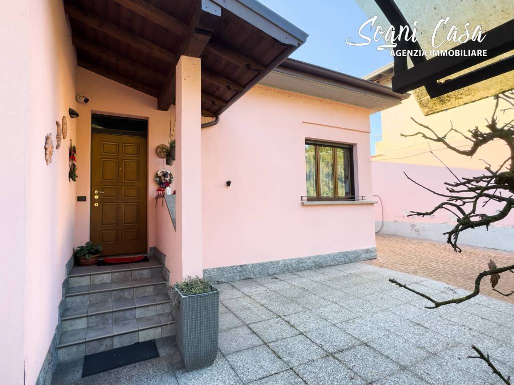 Villa a Castelletto sopra ticino in Via Sempione - Foto 2