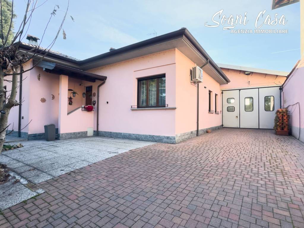 Villa a Castelletto sopra ticino in Via Sempione - Foto 5