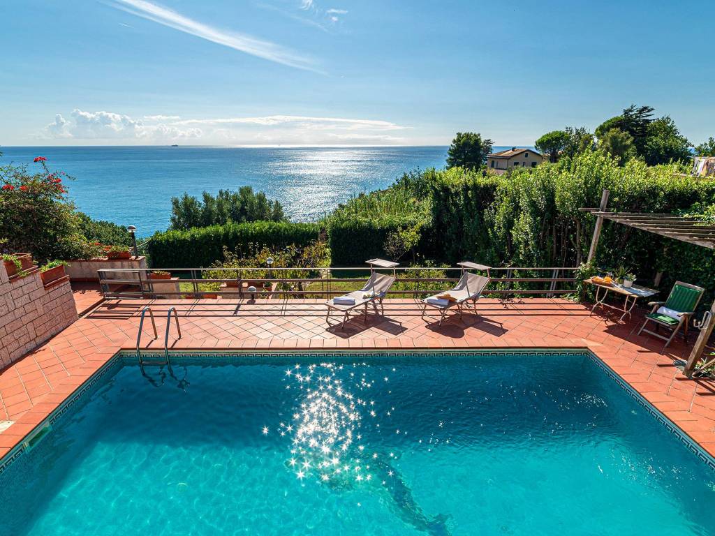 Villa a Varazze in Via San Giovanni, 4 - Foto 2