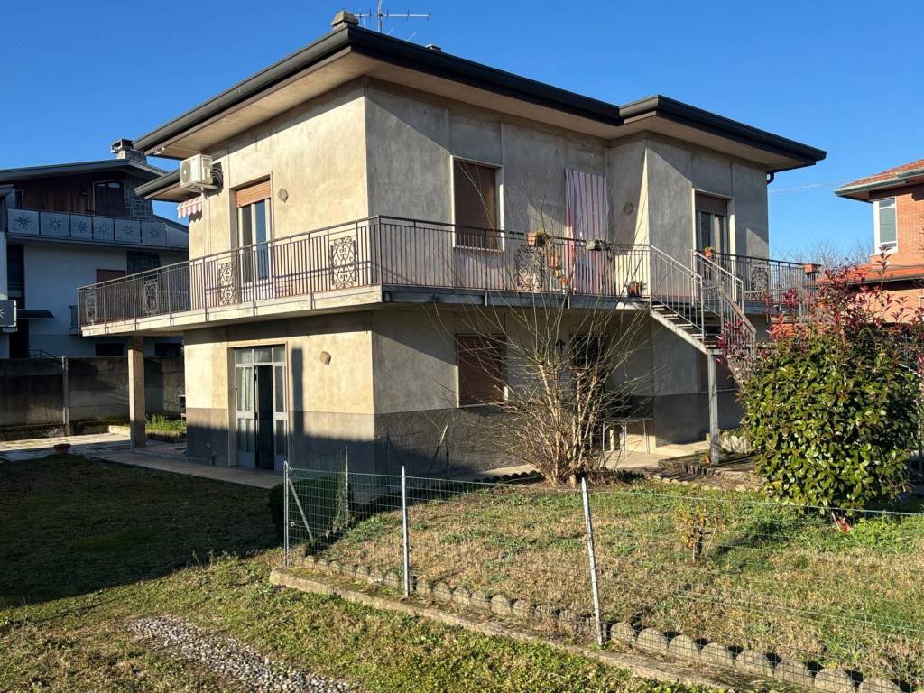 Villa a Fagnano olona in Via Zara, 64 - Foto 3
