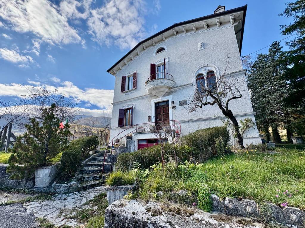 Appartamento a Fabriano in FRAZ. CANCELLI, 83 - Foto 2