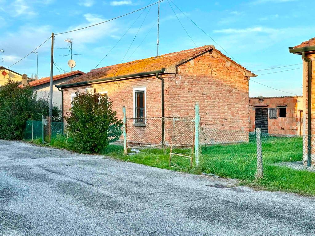 Villa a Argenta in Via Guglielmo Marconi, 19 - Foto 3