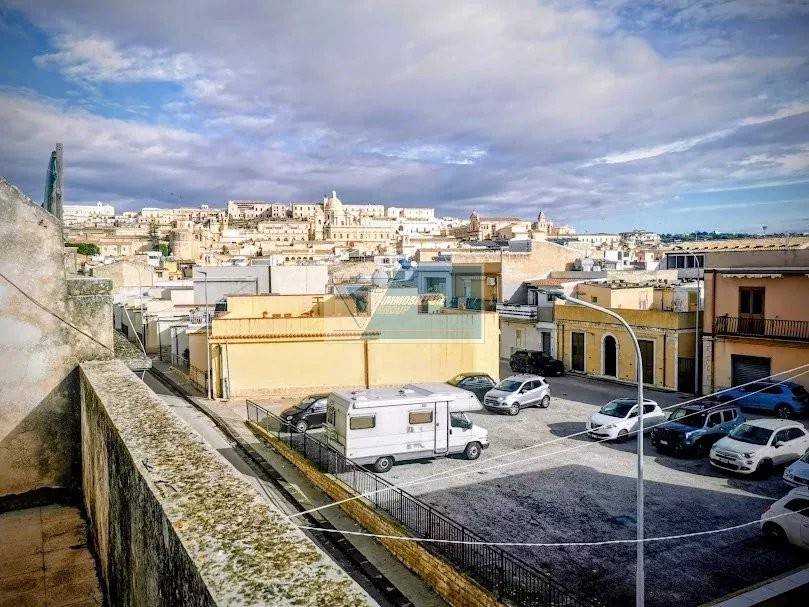 Palazzo / stabile a Noto in Via Firenze, 64 - Foto 2