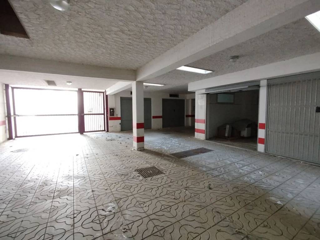 Box / garage a Caltanissetta in Via Palmiro Togliatti No Number - Foto 3