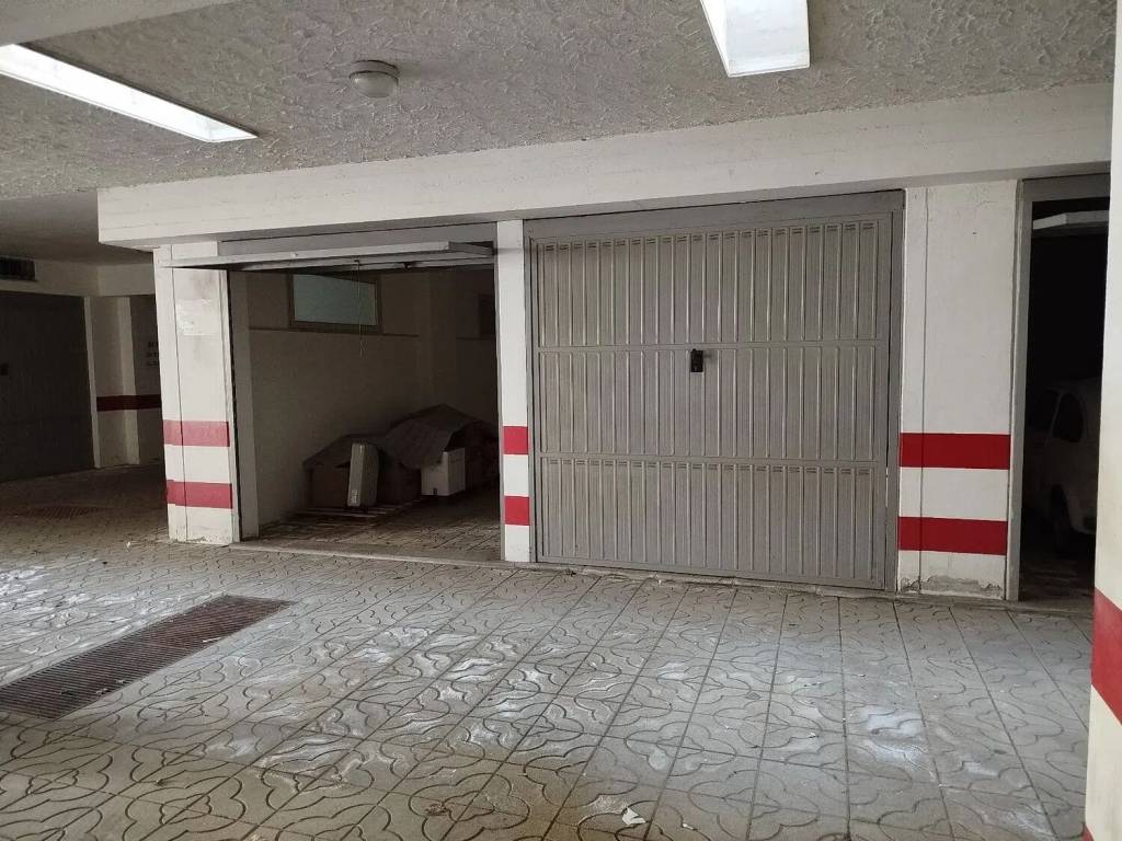 Box / garage a Caltanissetta in Via Palmiro Togliatti No Number - Foto 4